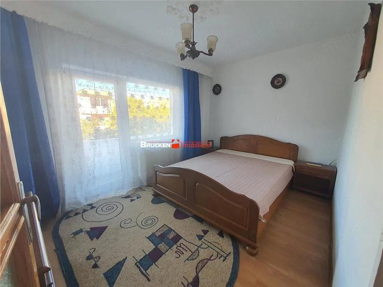 Apartament cu 4 camere decomandat în Central