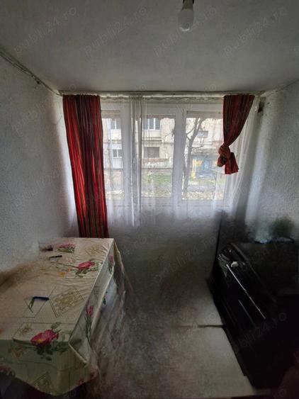 Garsonieră decomandată în Debarcader