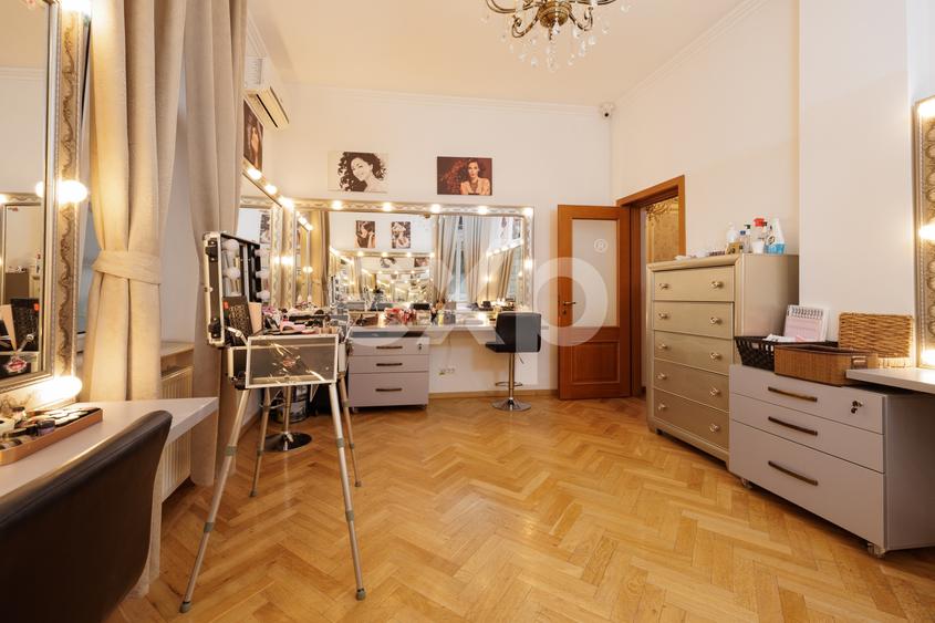 Apartament cu 5 camere decomandat, mobilat în Romană