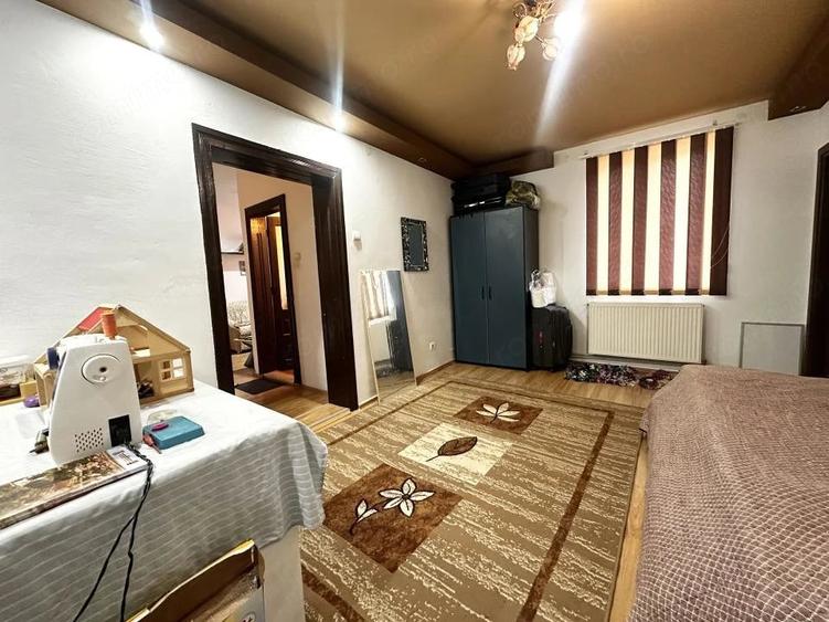 Casă cu 6 camere cu Teren 370 Mp în Olimpia-Stadion
