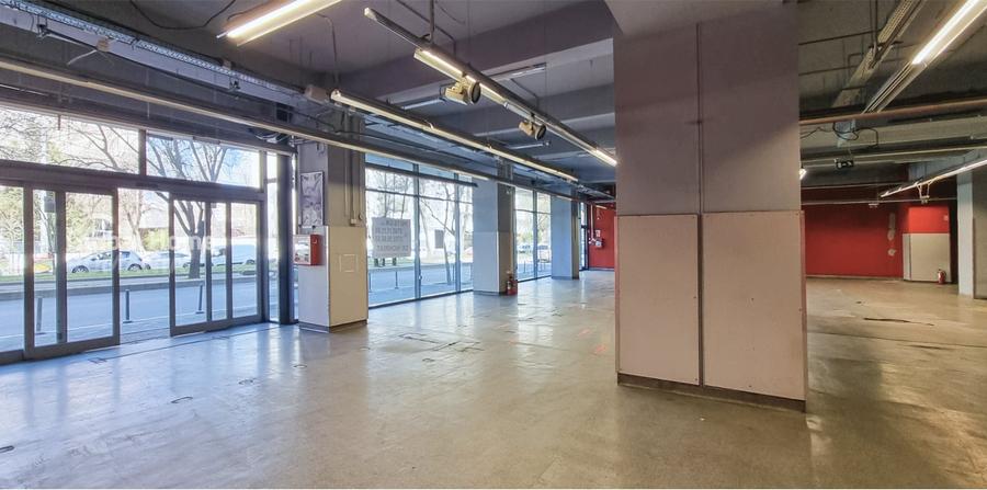 Spațiu comercial, de 638 mp, în P-ța Victoriei