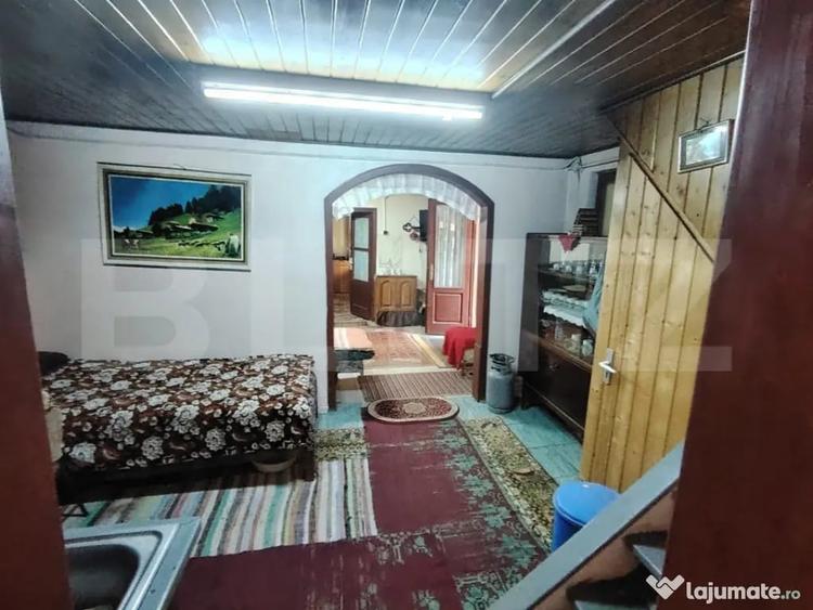 Casă cu 5 camere cu Teren 175 Mp în Lunca