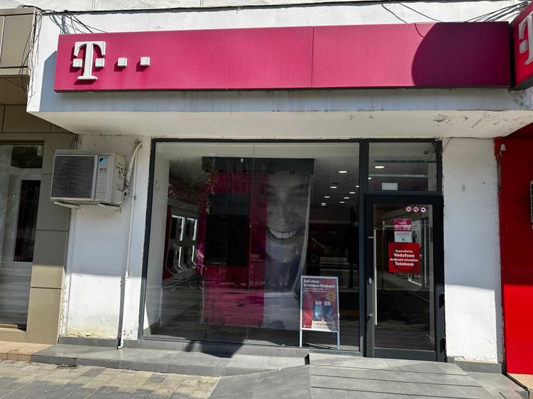 Spațiu comercial, de 80 mp, în Central