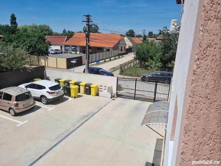 Apartament cu 4 camere decomandat în Deta