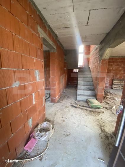Casă cu 4 camere cu Teren 1471 Mp în Dumitrița
