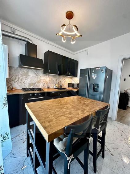 Apartament cu 2 camere semidecomandat, mobilat în Sud