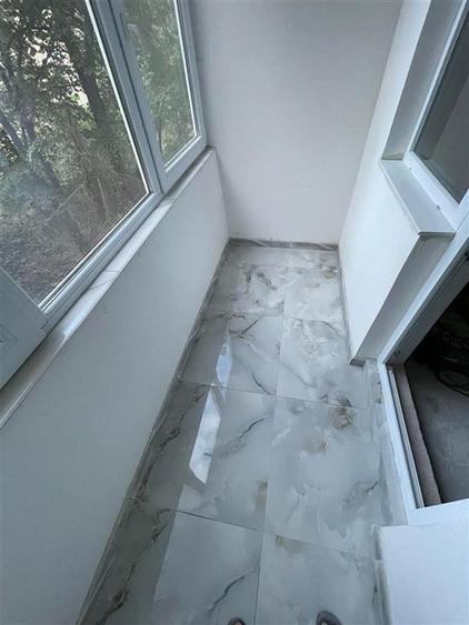 Apartament cu 3 camere semidecomandat, mobilat în Dacia