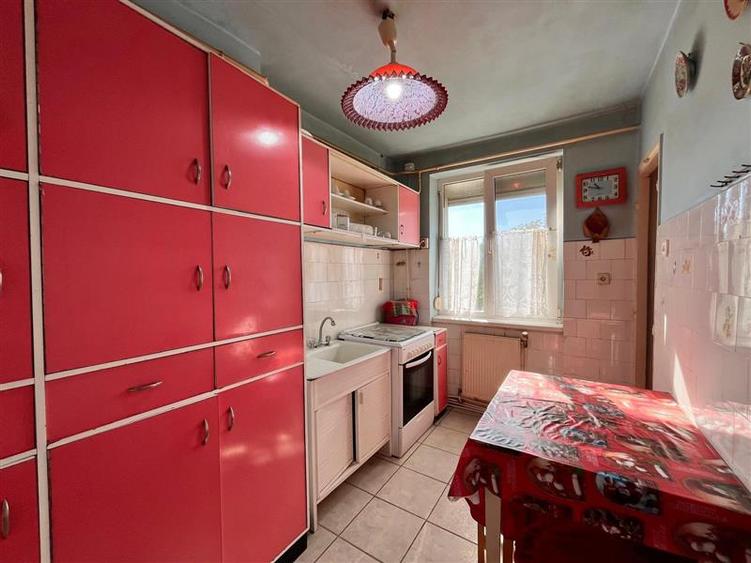 Apartament cu 3 camere nedecomandat în Central