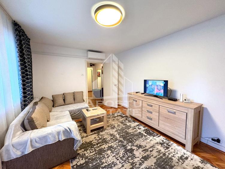 Apartament cu 3 camere semidecomandat, mobilat în Circumvalațiunii