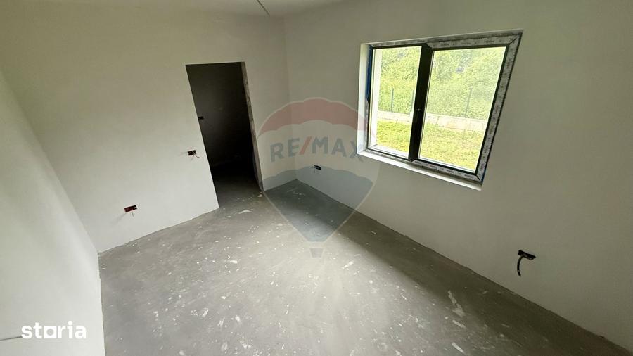Casă cu 6 camere cu Teren 892 Mp în Baia Sprie