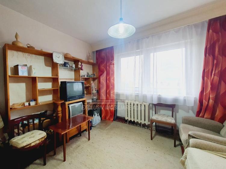 Apartament cu 3 camere decomandat în Cetate