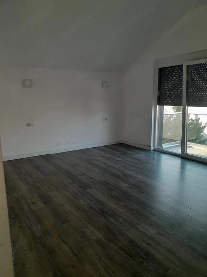 Spațiu comercial, de 98 mp, în Dumbrăvița