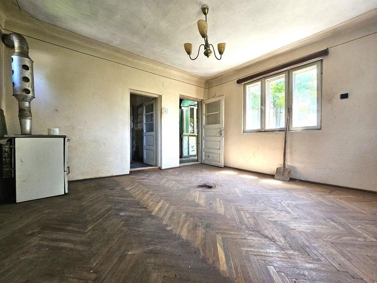 Casă individuală cu 4 camere cu Teren 995 Mp în Viișoara