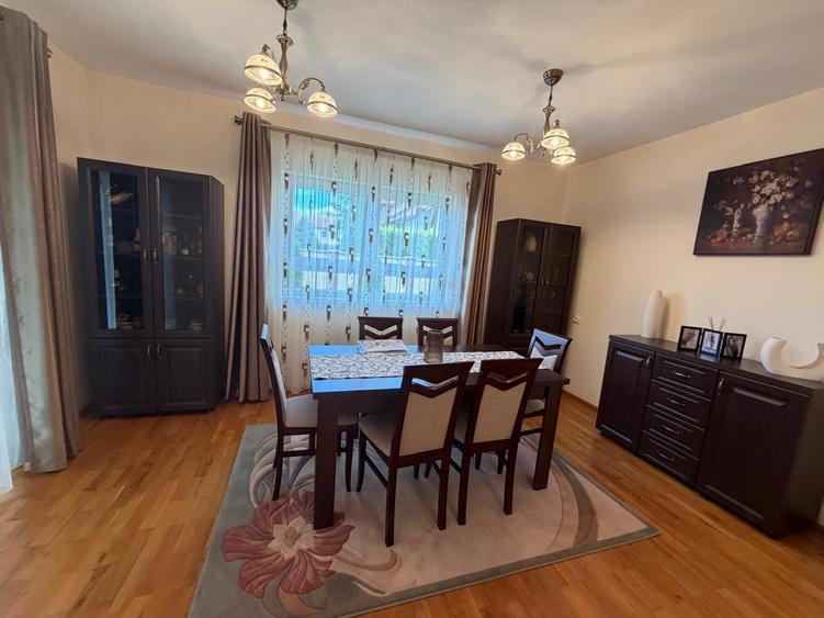 Casă individuală cu 4 camere cu Teren 327 Mp în Cetate