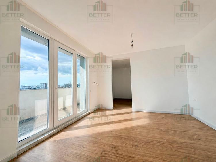 Penthouse cu 3 camere semidecomandat în Metalurgiei