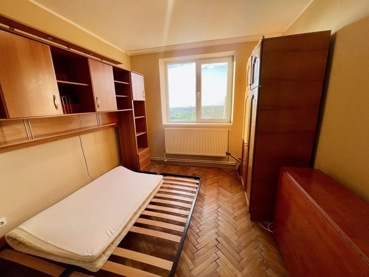 Apartament cu 3 camere semidecomandat în Mihail Kogălniceanu