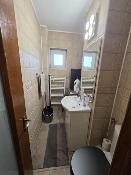 Apartament cu 4 camere decomandat în Fundeni
