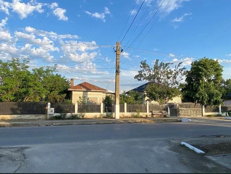 Teren de 3800 mp, în Grădiștea
