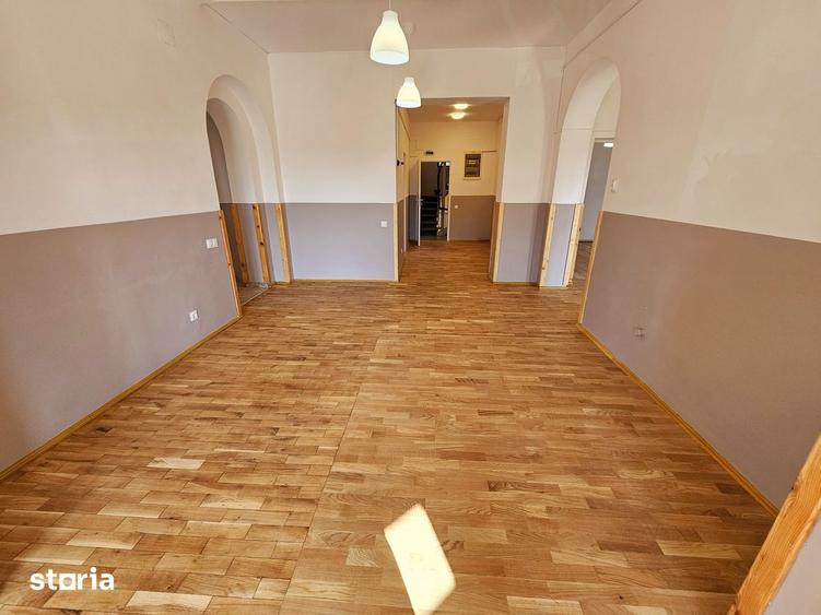 Proprietate interbelica premium | 2 vile renovate | Central Ploie?ti - 16