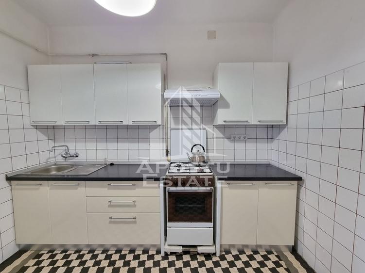 Apartament cu 2 camere semidecomandat, mobilat în Bălcescu