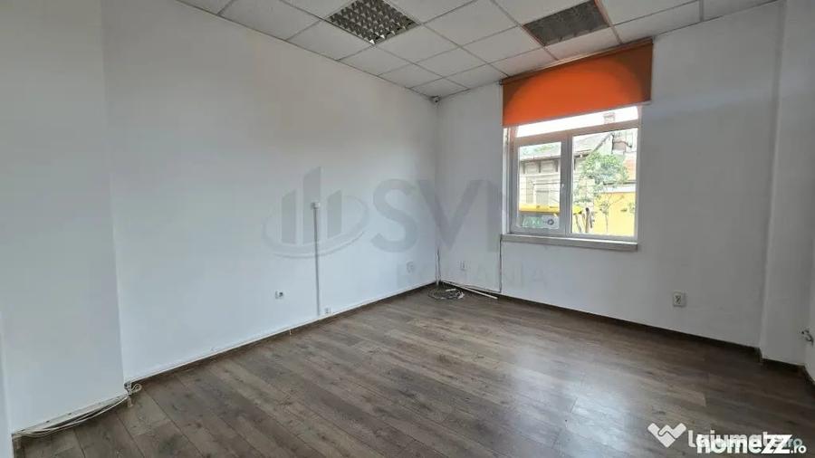 Casă cu 9 camere cu Teren 170 Mp în Moșilor
