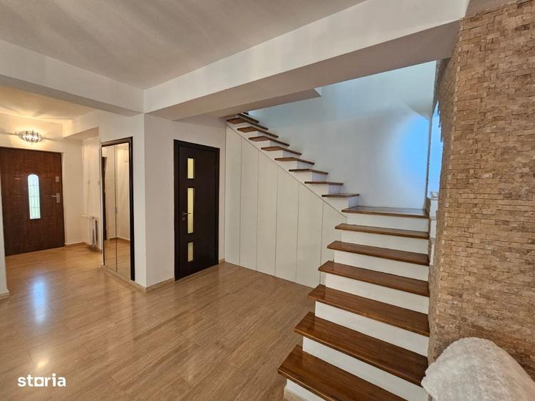 Casă cu 4 camere cu Teren 100 Mp în 1 Decembrie