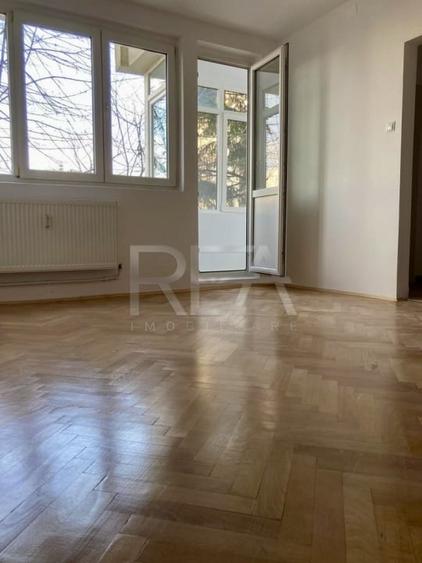 Apartament cu 2 camere semidecomandat în 1 Mai