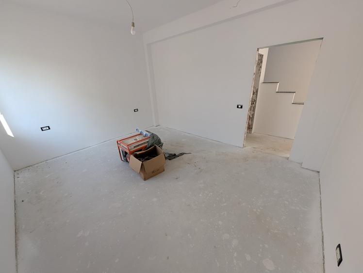 Casă individuală cu 5 camere cu Canalizare în Ștefăneștii de Jos
