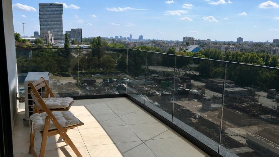 Apartament cu 3 camere semidecomandat, mobilat în Aviației