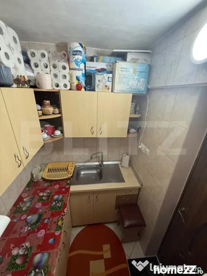 Apartament cu 3 camere nedecomandat, mobilat în Central