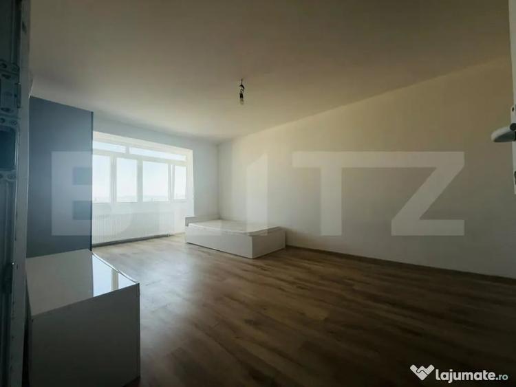 Apartament cu 2 camere decomandat în Noua