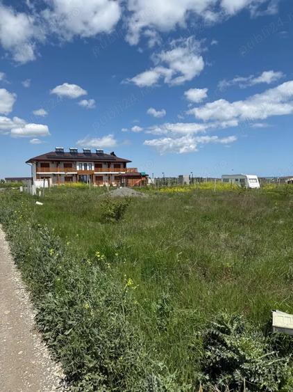 Teren de 500 mp, în Corbu