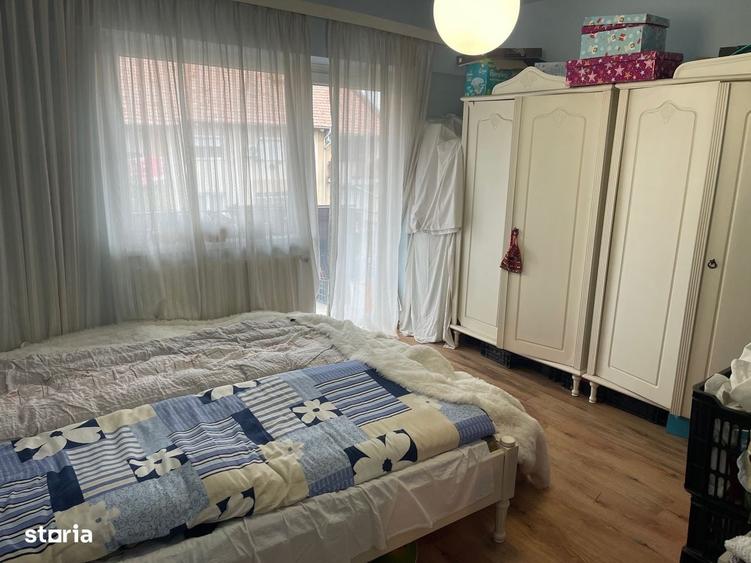 Apartament cu 3 camere decomandat în Carpați 2