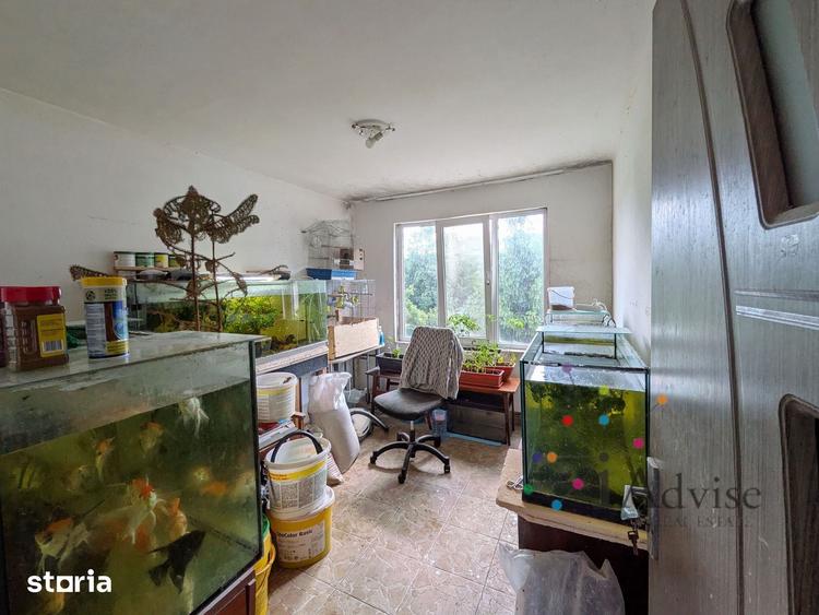 Apartament cu 4 camere decomandat în Dârste
