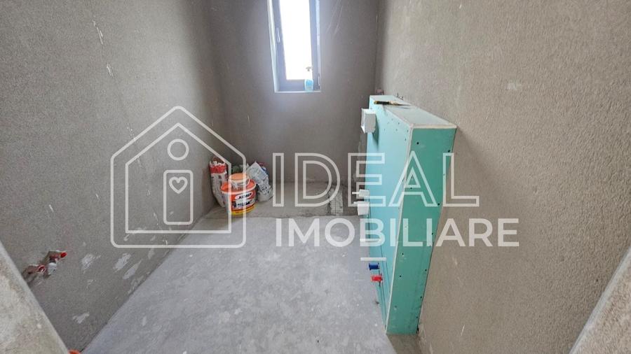 Casă individuală cu 4 camere cu Canalizare în Cristian