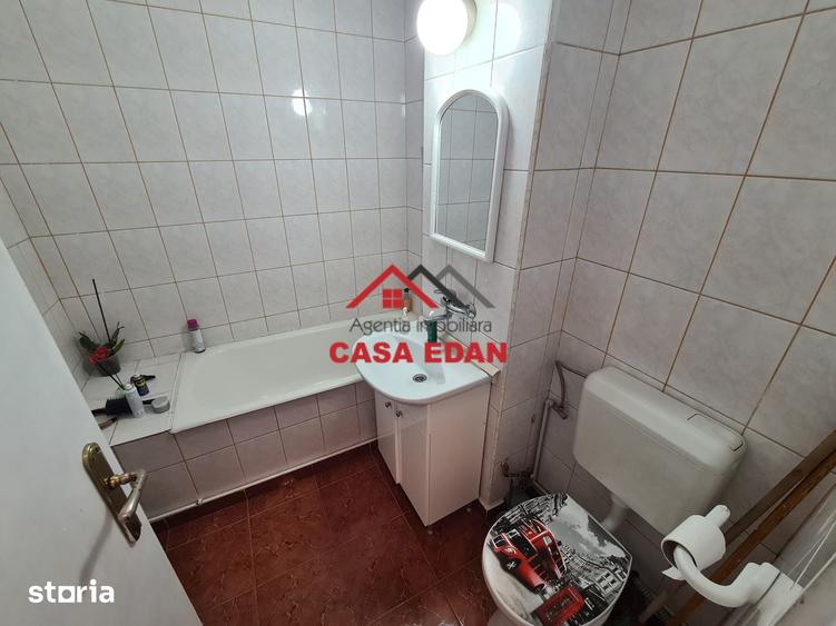 Apartament cu 2 camere decomandat în Piața Centrală