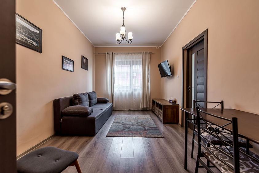 Apartament cu 2 camere, mobilat în Confecții