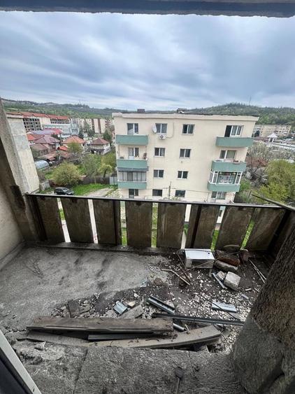 Apartament cu 3 camere decomandat în Croici