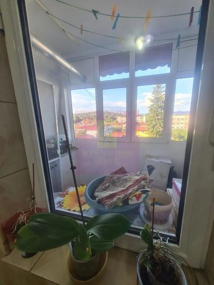 Apartament cu 3 camere decomandat în Câmpina