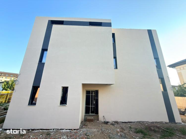 Casă cu 4 camere cu Teren 400 Mp în Lujerului