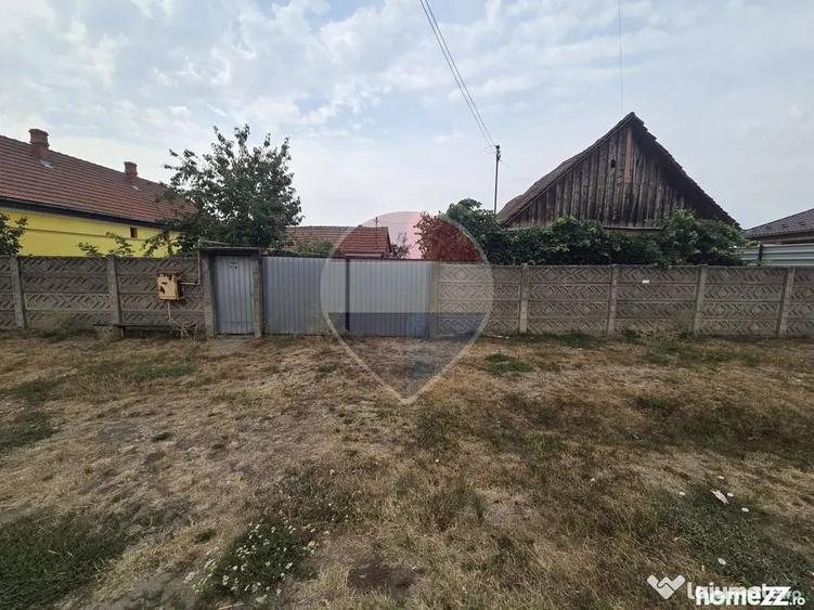 Casă cu 4 camere cu Teren 3196 Mp în Mădăras