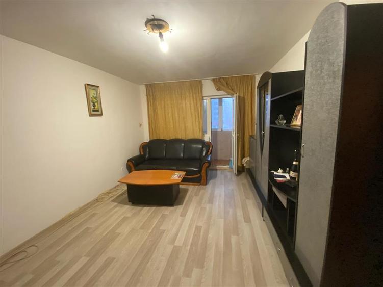Apartament cu 3 camere decomandat în Tomis Nord