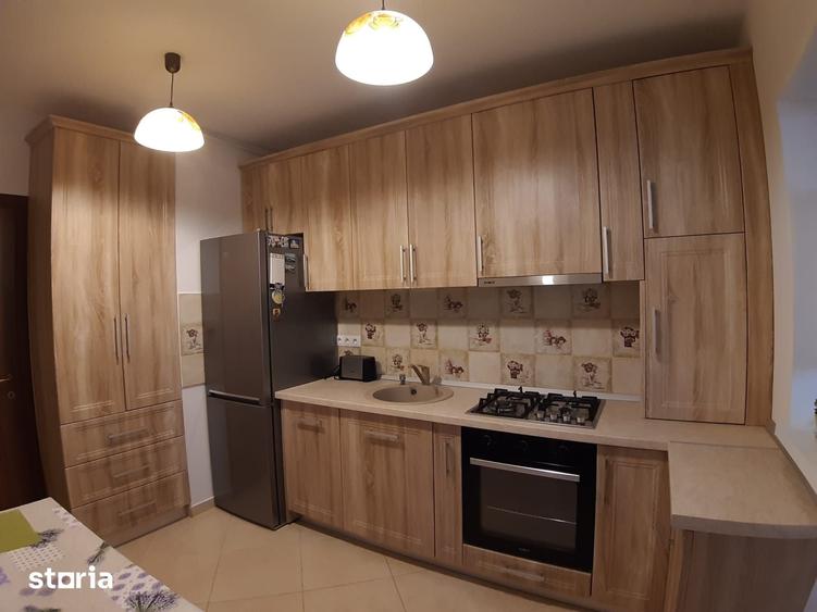 Apartament cu 3 camere decomandat în Turnișor