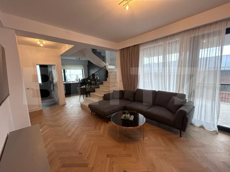 Apartament cu 3 camere decomandat, mobilat în Central