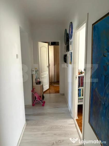 Apartament cu 4 camere decomandat în Central