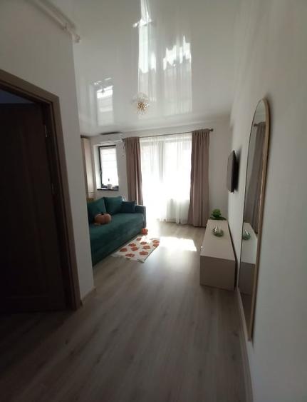 Apartament cu 2 camere semidecomandat, mobilat în Tomis Nord