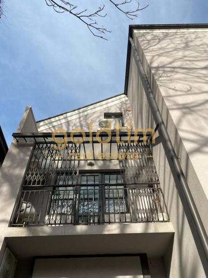 Casă individuală cu 4 camere cu Canalizare în Ultracentral