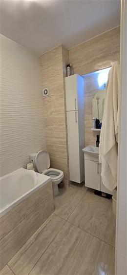 Apartament cu 4 camere decomandat, mobilat în 9 Mai