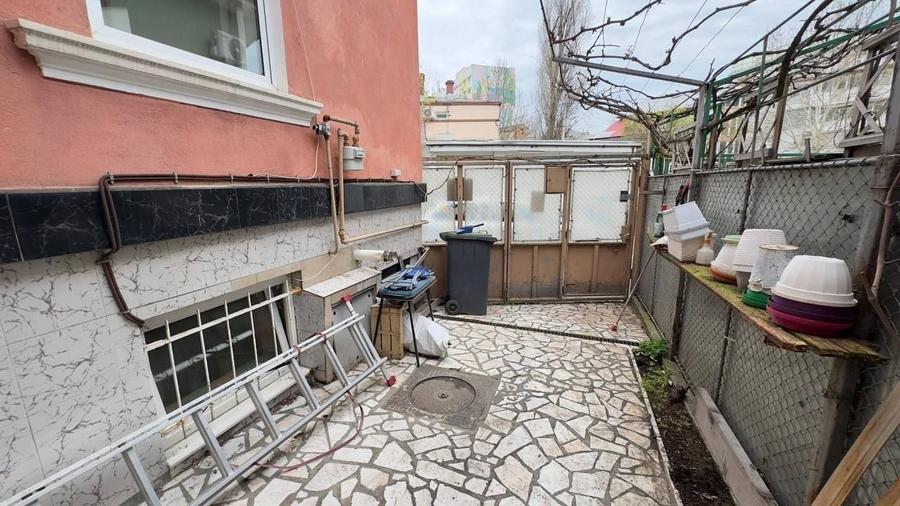 Casă individuală cu 4 camere cu Canalizare în P-ța Unirii