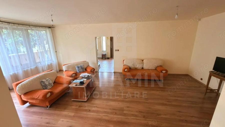 Casă cu Teren 464 Mp în Cârcea